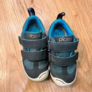 Plae Charlie waterproof sneakers size 8T